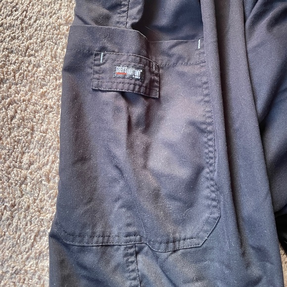 Grey's Anatomy Scrubs Set - Comes with Matching Pants - Picture 6 of 6
